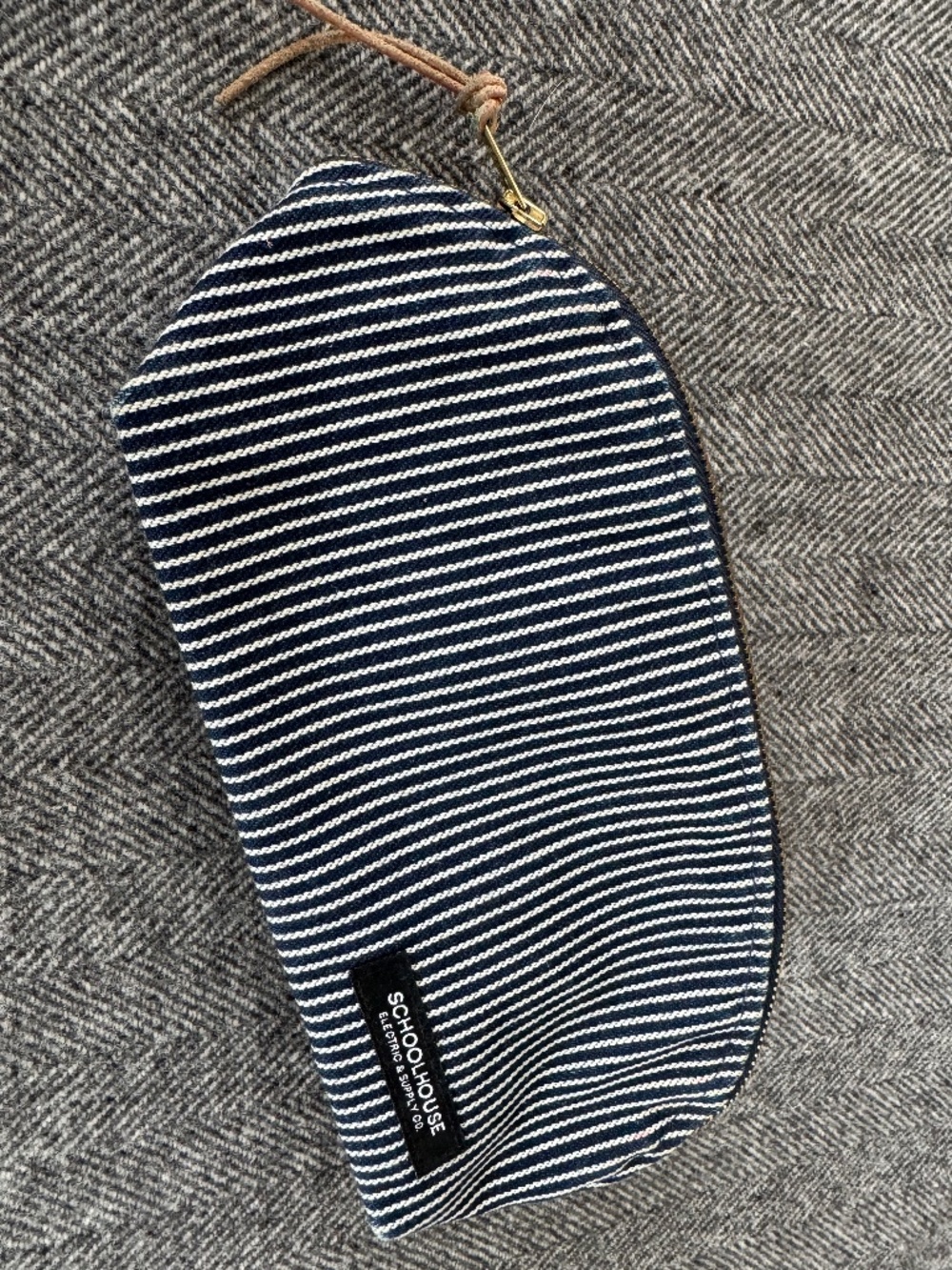 SCHOOLHOUSE COSMETIC BAG IN CUTE DENIM TICKING. - Picture 8 of 11